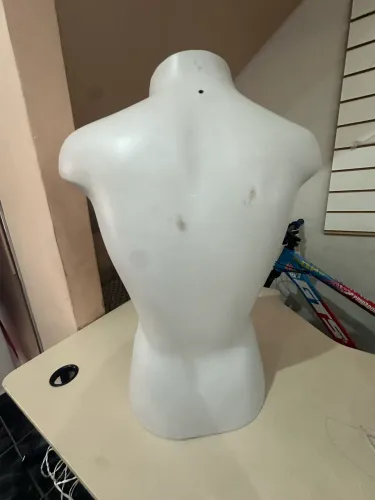 VENDO 3 MANEQUINS MASCULINO MEIO CORPO