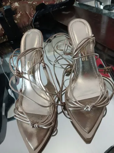 Sandália Santa Lola