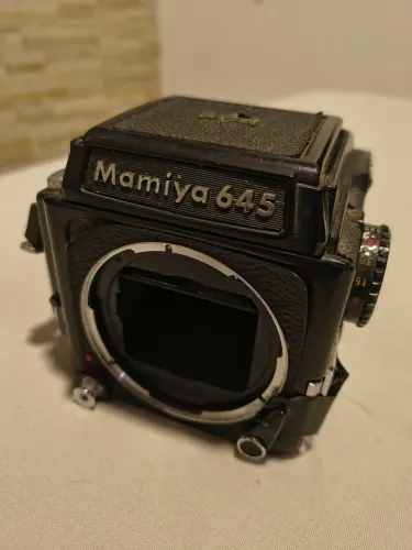 Mamiya 645 1000S com avarias (mande sua oferta)