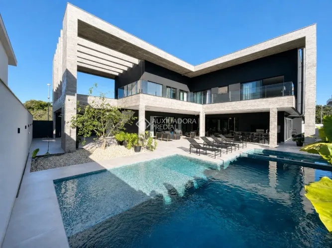 Casa alto padrão para locação - Jurerê Internacional