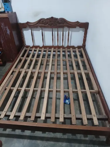 Cama casal madeira 150 reais