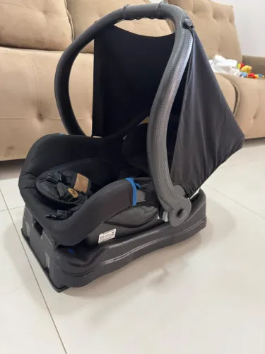 Bebê conforto Tutti Baby + base