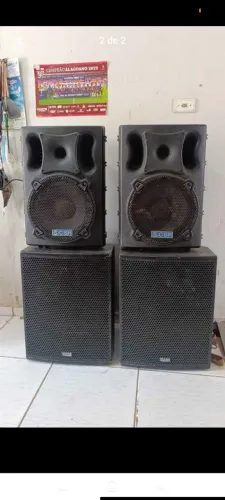 Caixas de som  ativas e passivas. 2 médio de 12 e 2 médio de 15