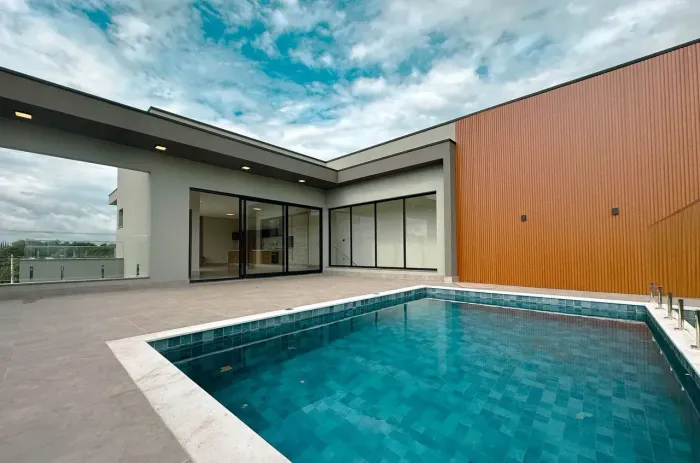 Sobrado à venda no condomínio Santorini Rresidencial Club, no bairro Parque Brasil - Paulí