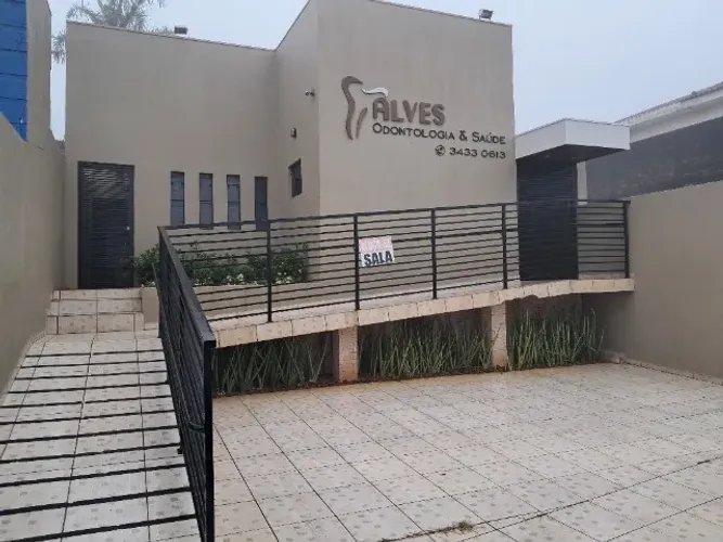 ALUGO SALA COMERCIAL EM CLÍNICA