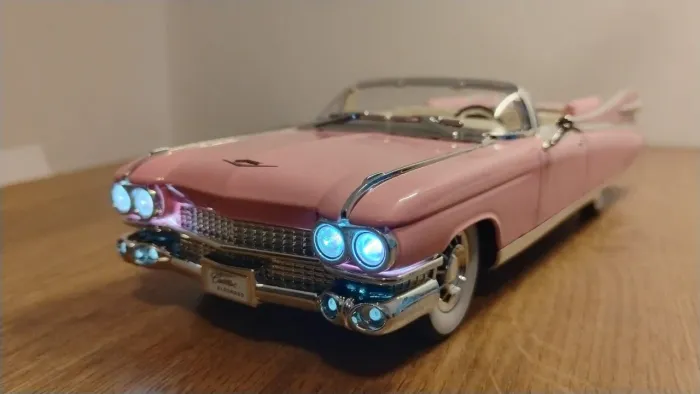 Miniatura Cadillac Eldorado Biarritz 1959. Escala 1.24
