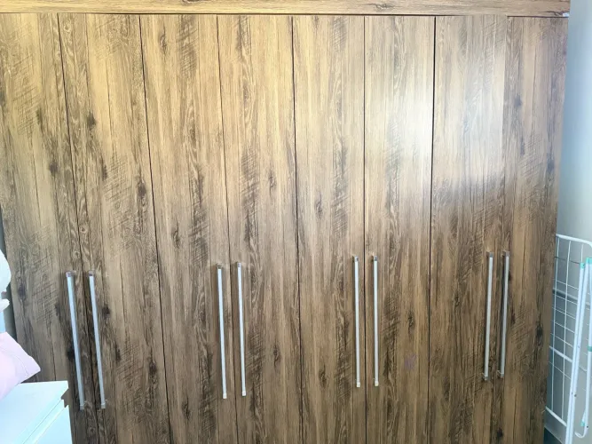 Guarda roupa 8 portas perfeito estado