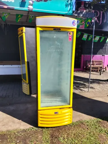 Vende se geladeira cervejeira freezer