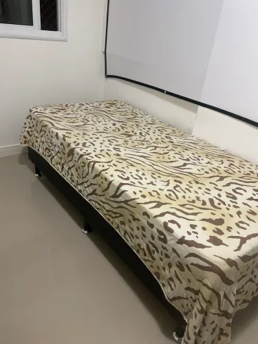 Cama box de solteiro em ótimo estado e colchão muito bom
