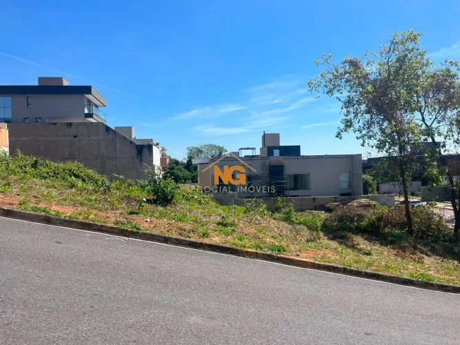 LOTE 420M² EM CONDOMÍNIO - PORTAL DO SOL