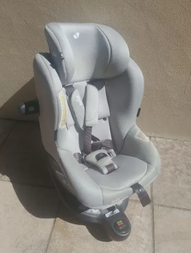 Cadeirinha para bebê e criança pequena até 36 Kg com Isofix e mobilidade 360°