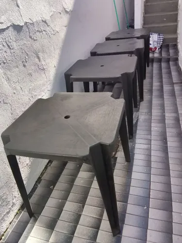 Mesa quadrada para bares e casa