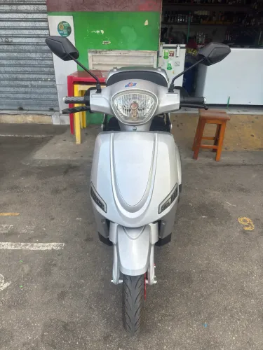 Muito novo apenas 30 km rodado