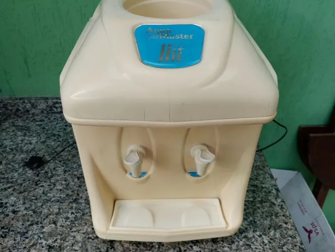 Bebedouro de galão água master
