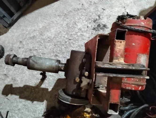 Máquina de fura pouso