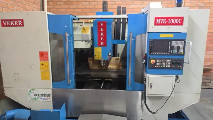 Centro de Usinagem CNC Veker Modelo MVK 10000