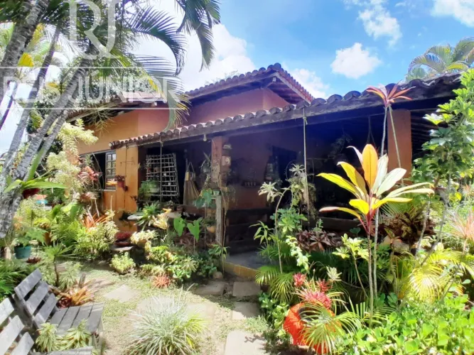 Sítio com 5.700 m² , a 4 km da Linha Verde.
