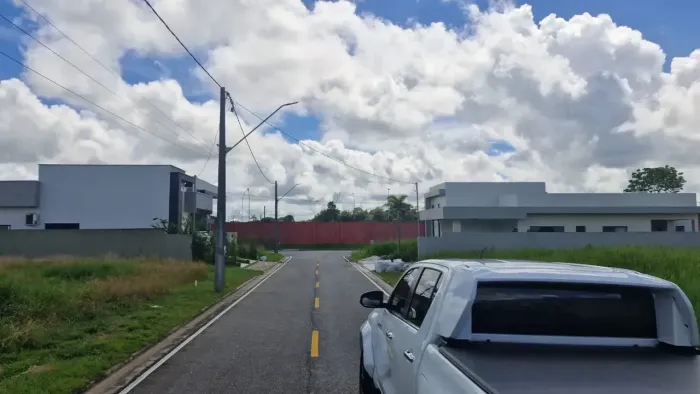 Lote no Marselha com 230 metros
