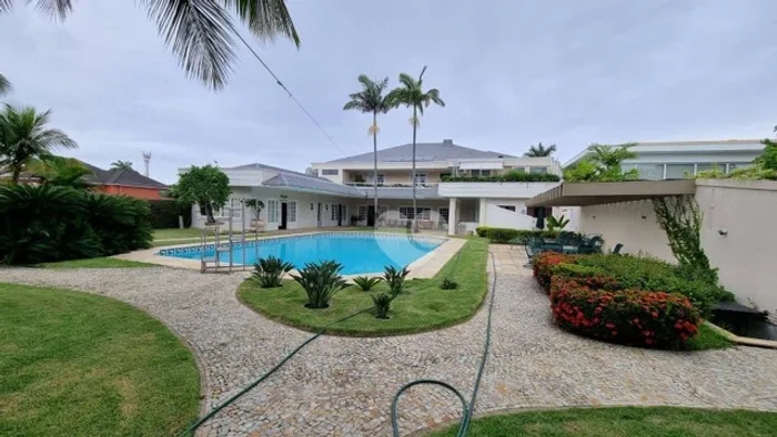 Linda Casa Duplex com 5 Suítes no Condomínio Park Palace. Barra da Tijuca/RJ.