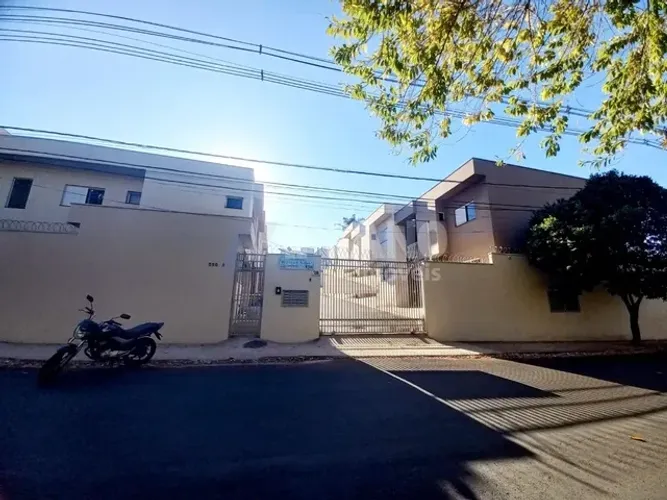 Venda de Casas / Condomínio na cidade de São Carlos