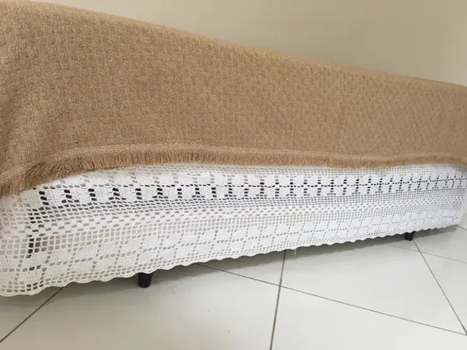Saia crochê p/ cama box solteiro
