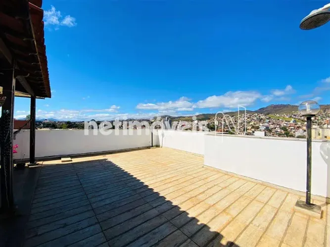 Cobertura no coração do Santa Tereza, vista deslumbrante e definitiva pra serra e Clube da