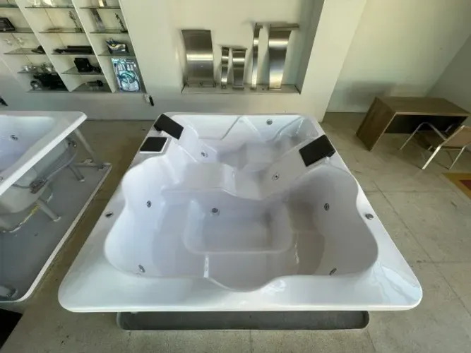Ana: Spa  de 7 lugares 