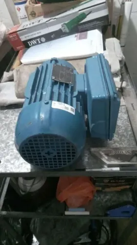 Motor elétrico original da WEG industrial 220v 550w novo 0.75 cv 4p 1720 rpm-único no Bras
