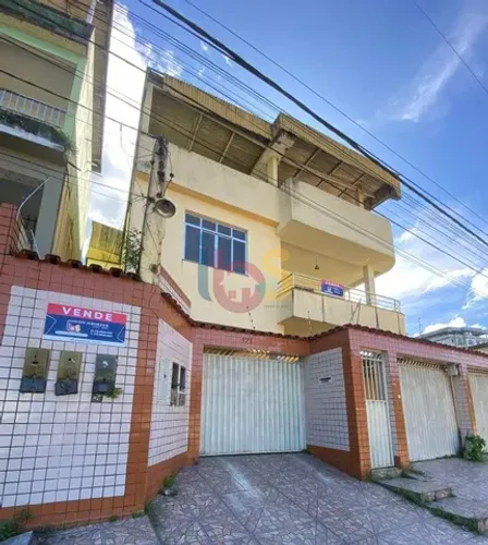 Vendo Casa com dois Pavimentos