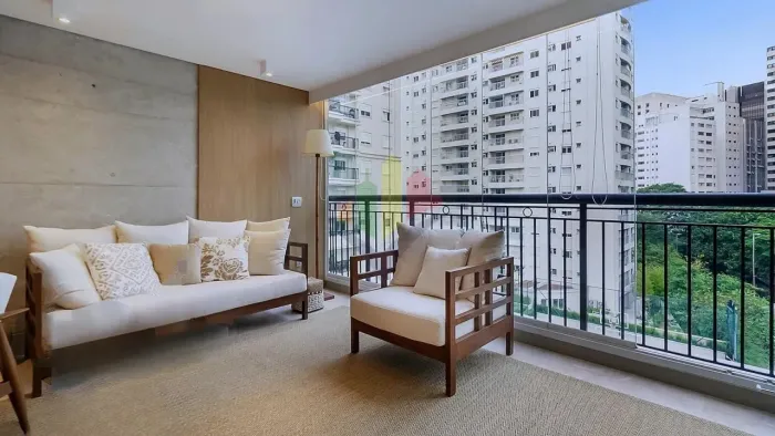 Apartamento Reformado 107 m² 3 Dormitórios sendo 1 Suíte no Jardim Paulista, Cond Lazer