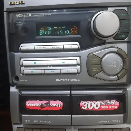 Aparelho de Som AIWA 3X1 - Toca-Fitas, Rádio e CD