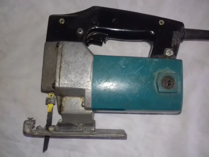 Serra Tico-Tico Makita 4300bv