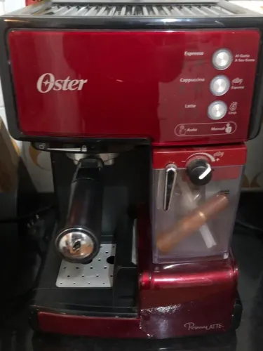 Cafeteira expresso Oster prima latte