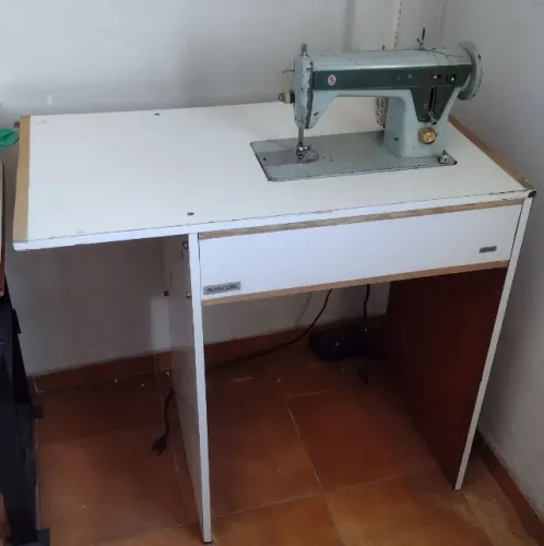 Maquina de costura Singer ponto de ouro