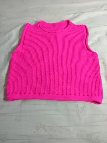Blusinha de Malha Rosa Crochê