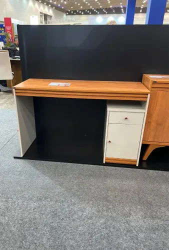 Mesa Escrivaninha com gaveteiro 100%mdf