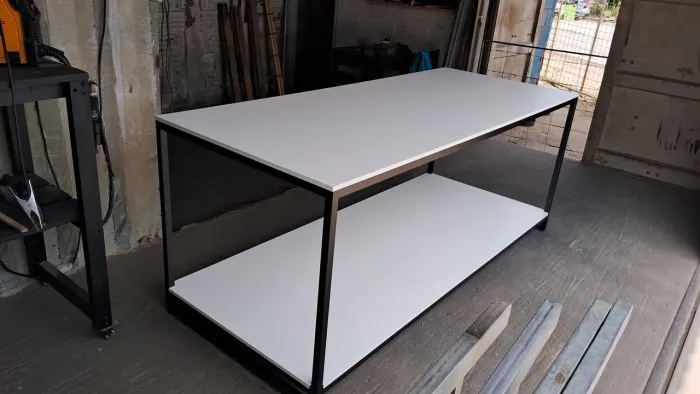 Mesa balcão estilo industrial 