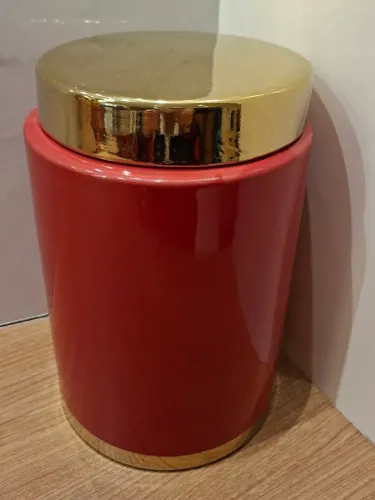 Vaso Decorativo Vermelho com Tampa Dourada