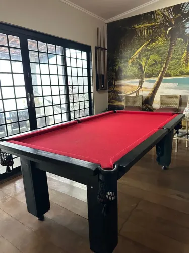 Mesa de Sinuca Profissional com Tampo Vermelho