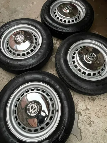 RODAS 4 FUROS ARO 15 ORIGINAL DO FUSCA BRASÍLIA VARIANT TL ZÉ DO CAIXÃO 