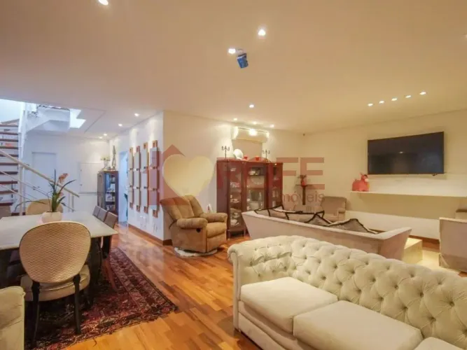 Casa em Condomínio Fechado no Campo Belo | 394 m² | 4 Suítes | 3 Vagas