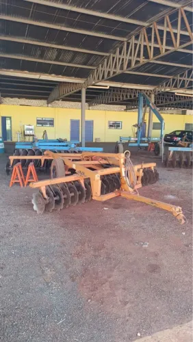 Vendo Grade niveladora tatu controle remoto 40x20?