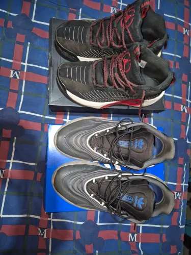 2 tênis Nike e Adidas