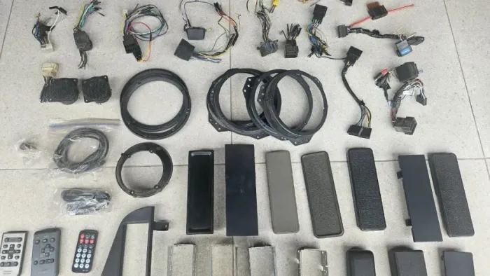 CONTROLE E CHICOTES PARA CARRO