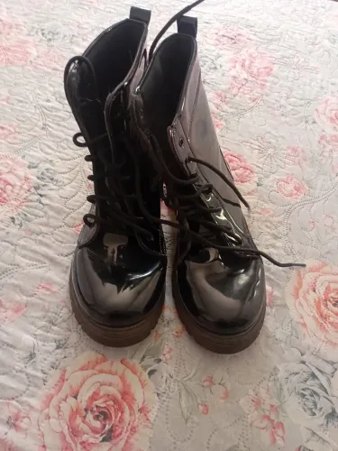Coturno verniz preto