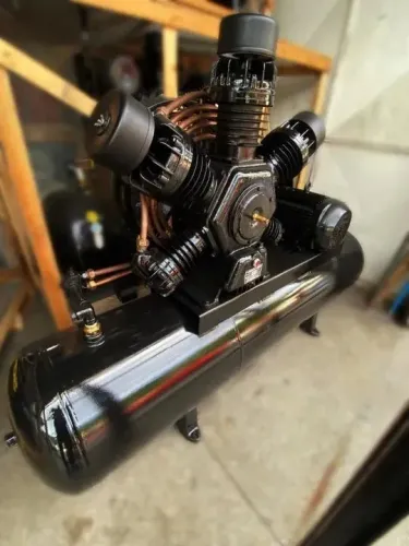 Compressor W900 de Ar - Semi-Novo 60 Pés - 15HP com 427L - Trifásico