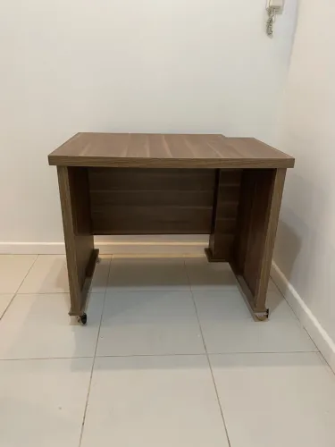 Escrivaninha de Madeira - Design Moderno