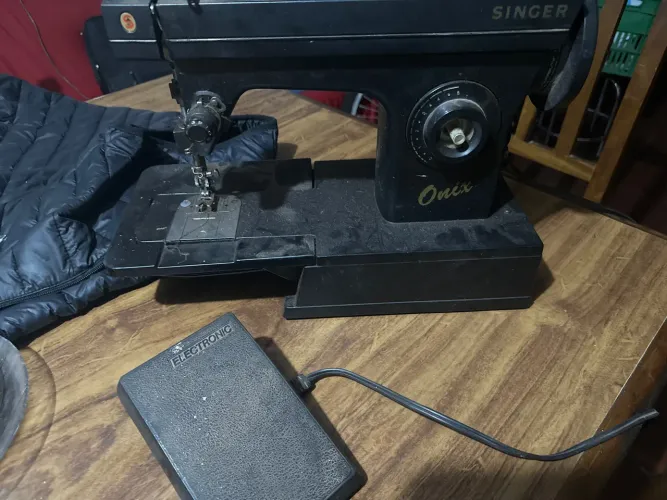 Máquina de costura Singer Onyx