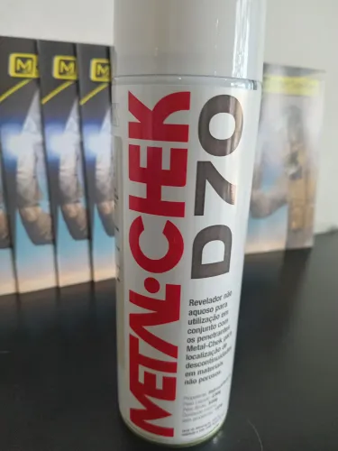 D70 Metal-Chek Revelador Não Aquoso Spray 230g