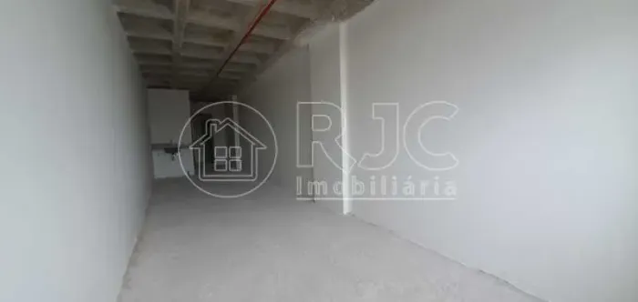 Ponto comercial/Loja/Box para venda possui 36 metros quadrados